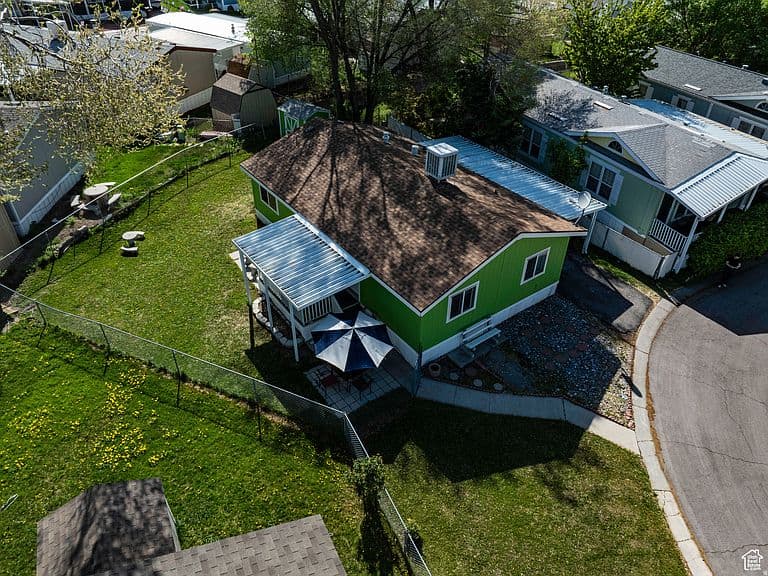 Listing photo 3