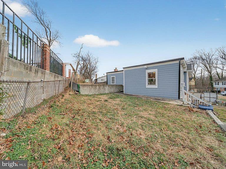Listing photo 5