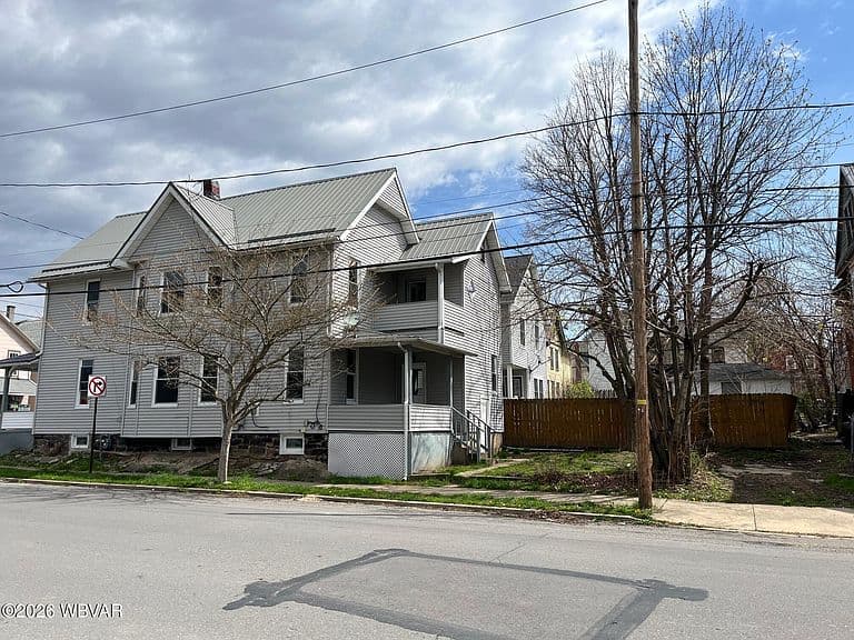 Listing photo 3