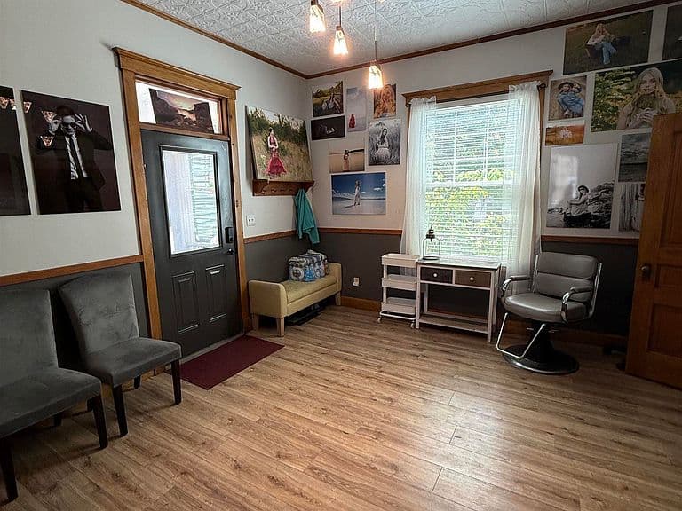 Listing photo 4