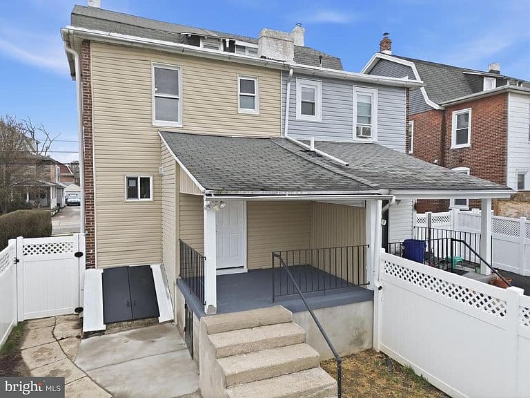 Listing photo 4