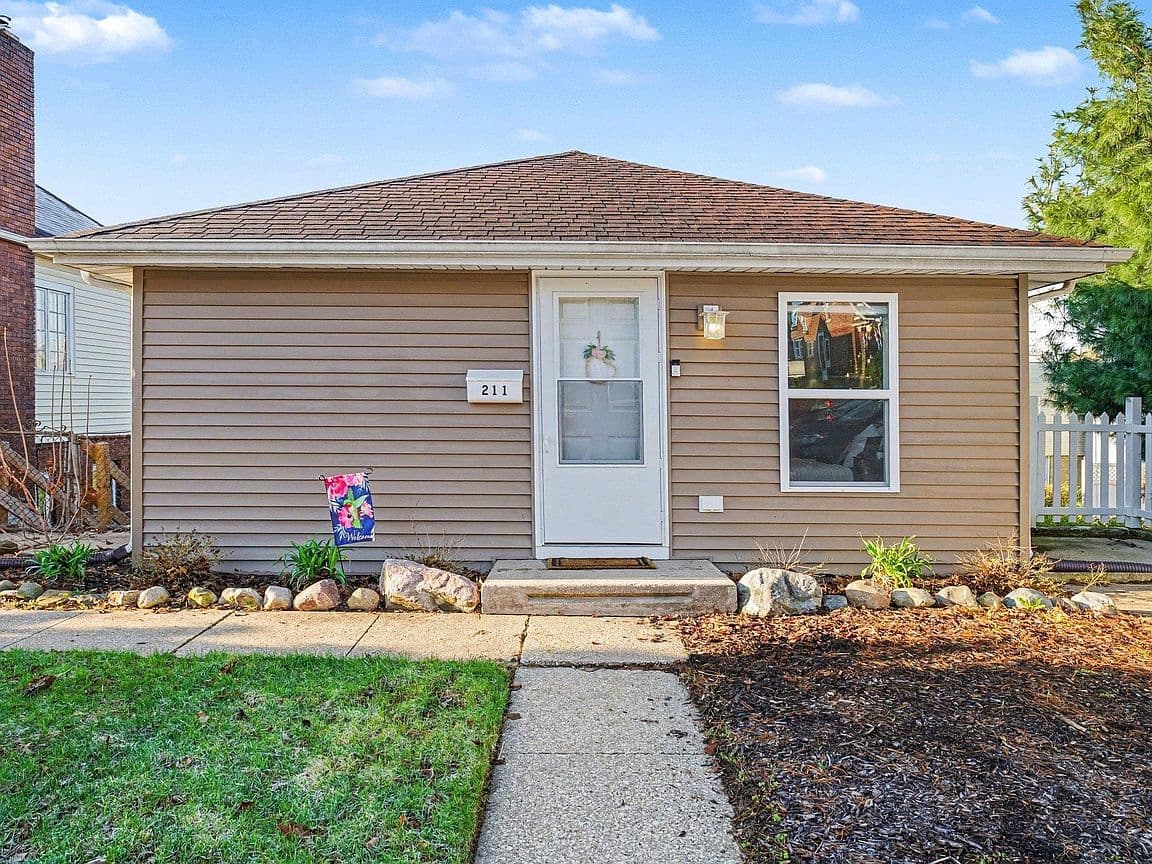 Primary listing photo