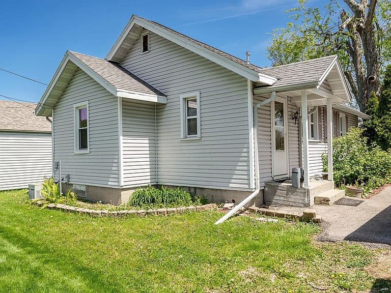 Listing photo 3