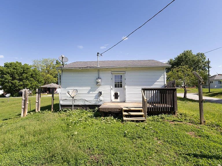 Listing photo 5