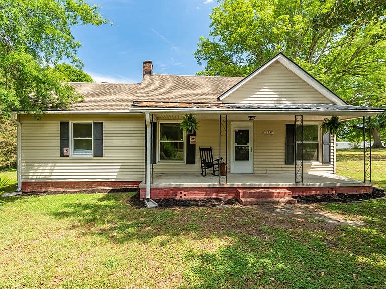 Listing photo 4