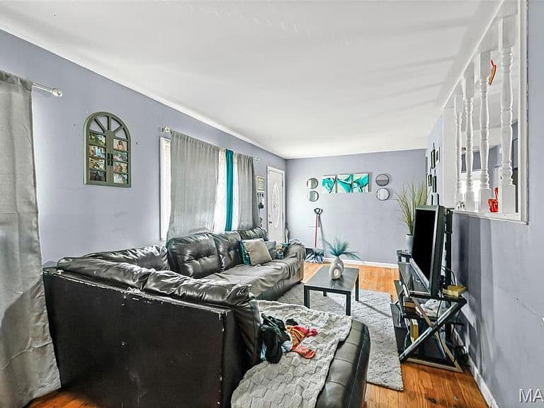 Listing photo 5