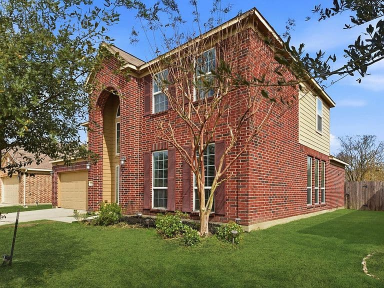 Listing photo 3