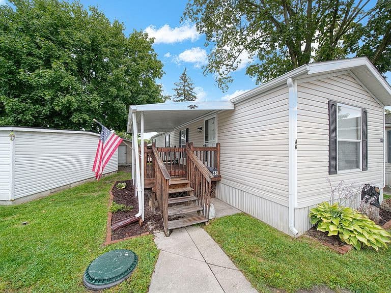Listing photo 5