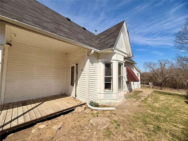 Listing photo 4