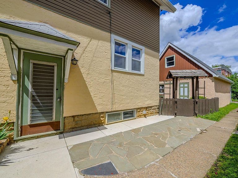 Listing photo 4
