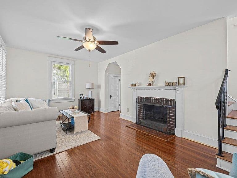 Listing photo 5