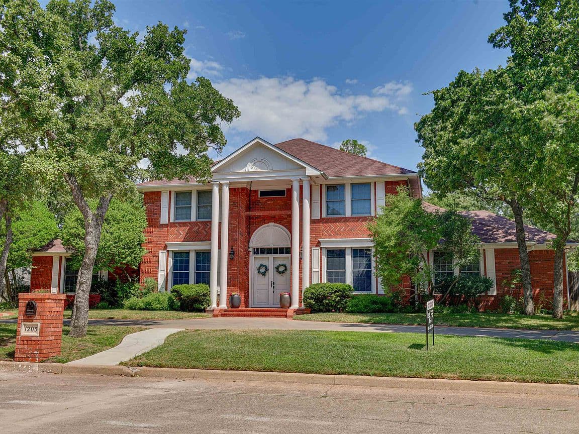 Primary listing photo