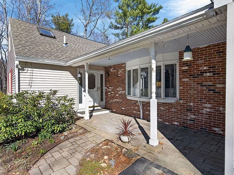 Listing photo 5