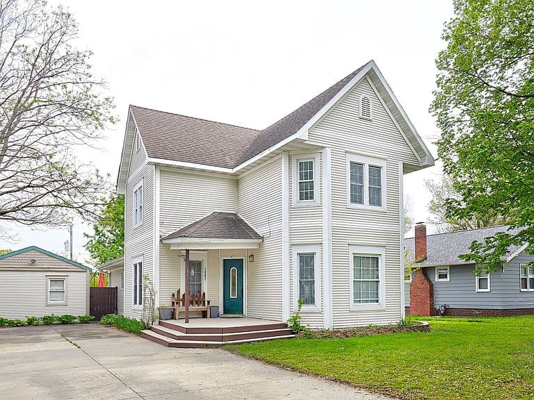 Listing photo 2
