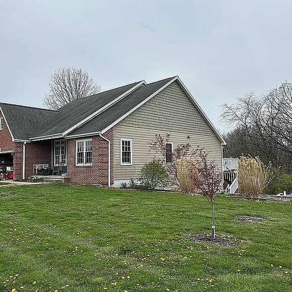Listing photo 2