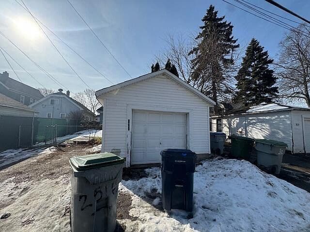 Listing photo 4