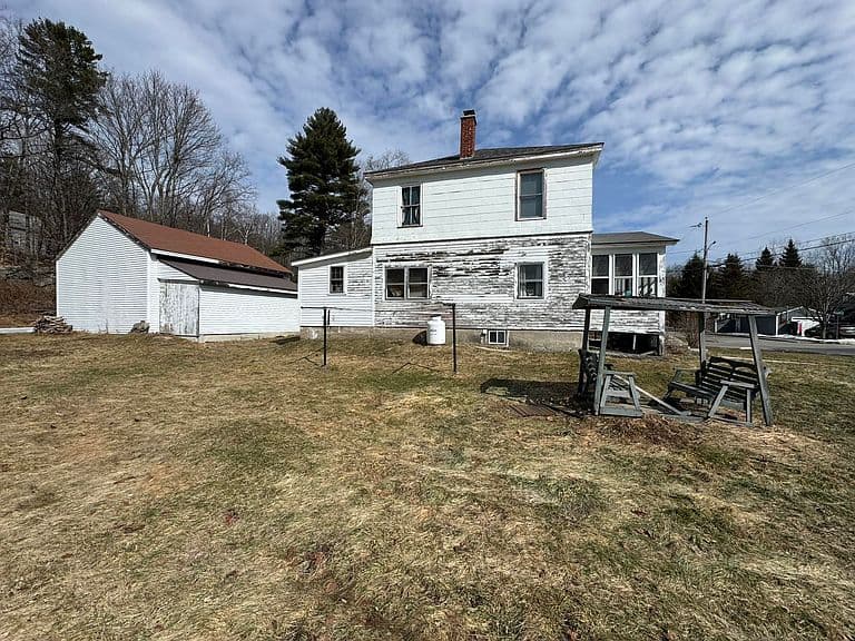 Listing photo 2