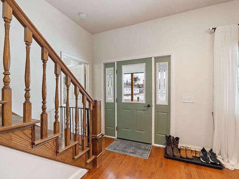 Listing photo 3