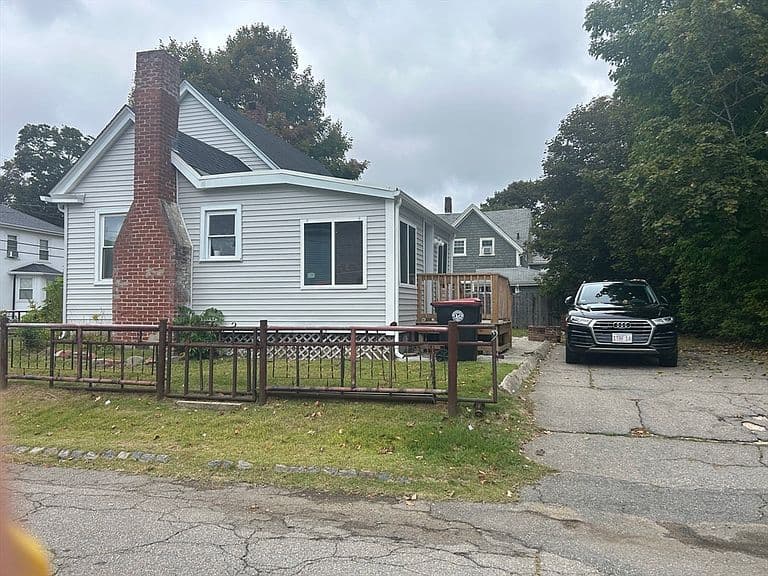 Listing photo 4