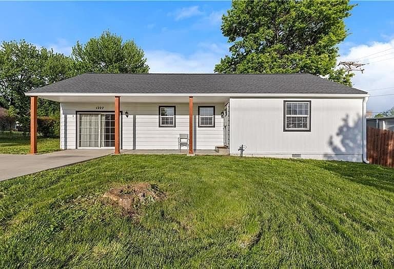 Listing photo 3
