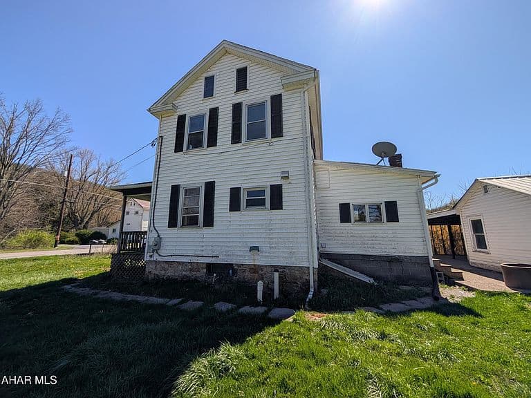 Listing photo 4