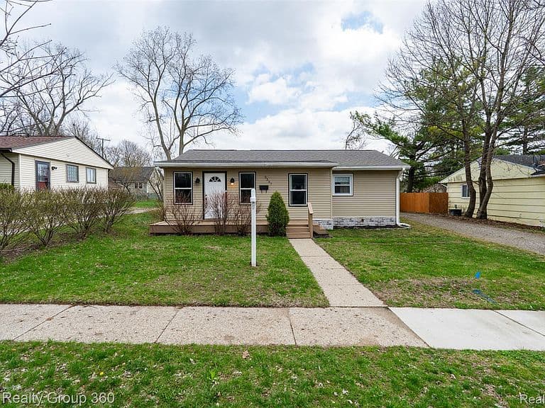 Listing photo 2