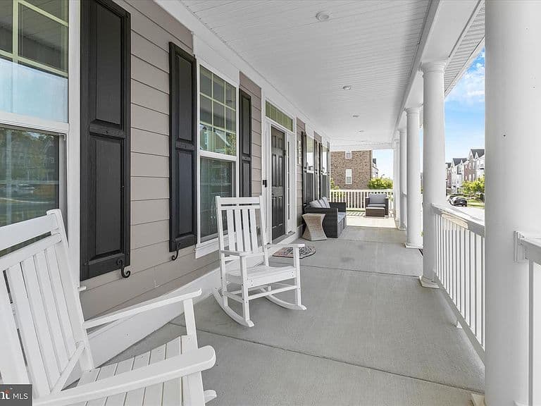 Listing photo 4