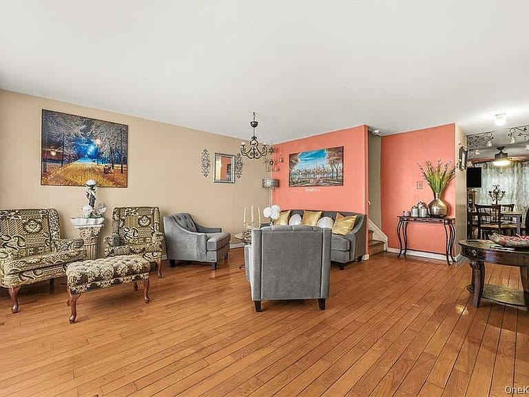 Listing photo 5