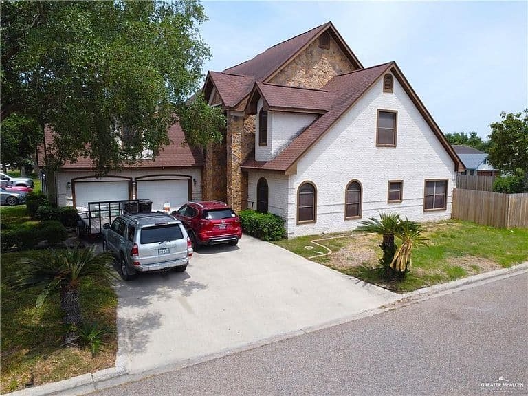 Listing photo 2