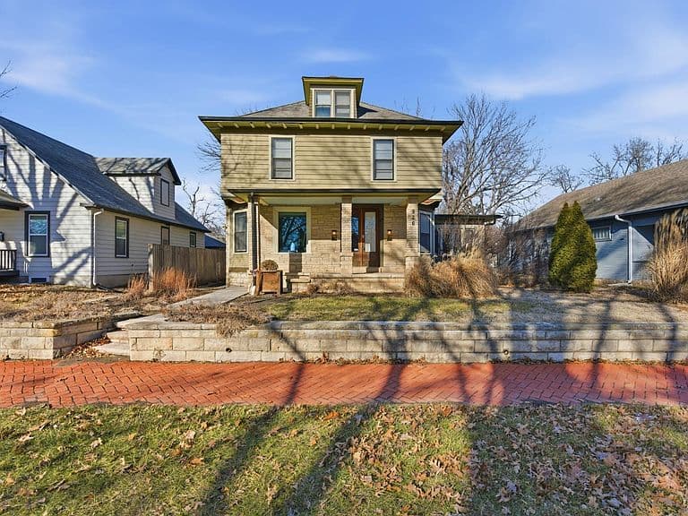 Listing photo 2