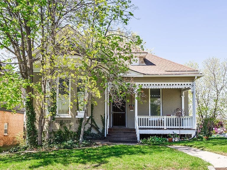Listing photo 2