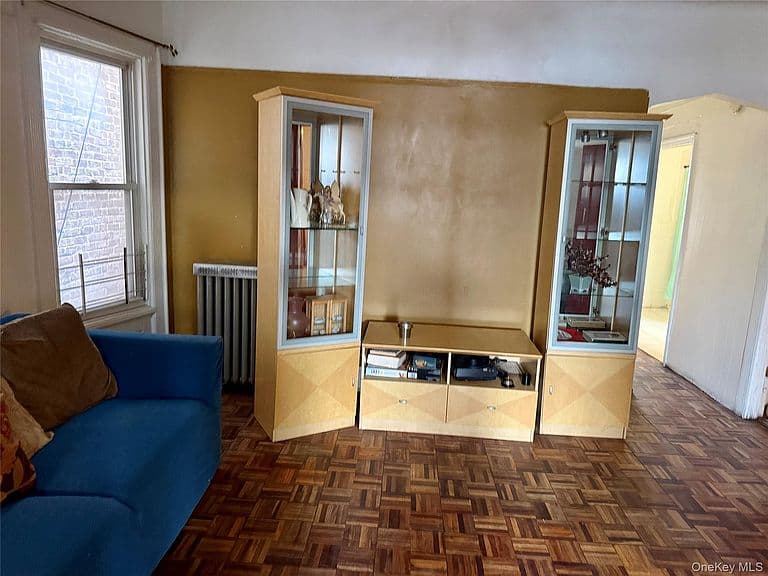 Listing photo 5