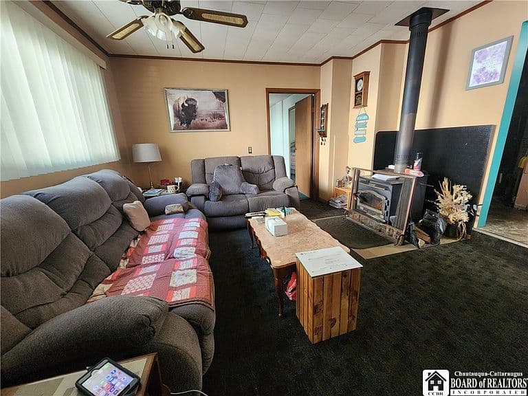 Listing photo 5