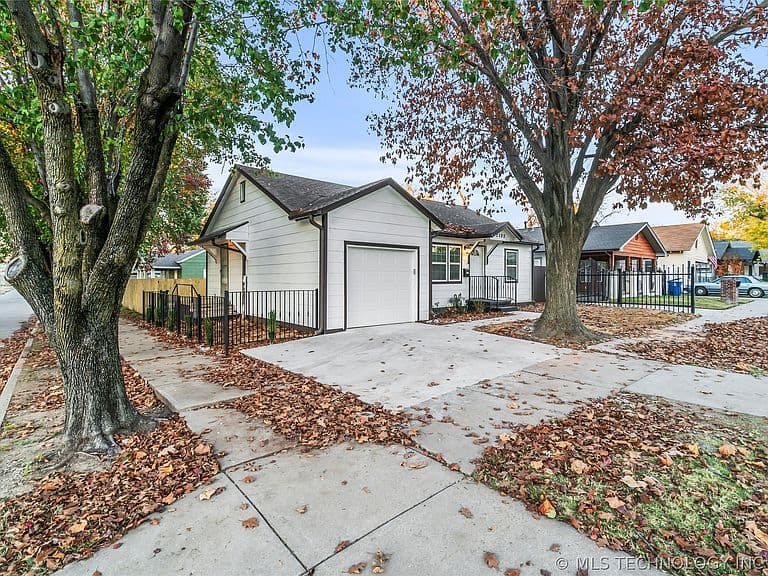 Listing photo 3
