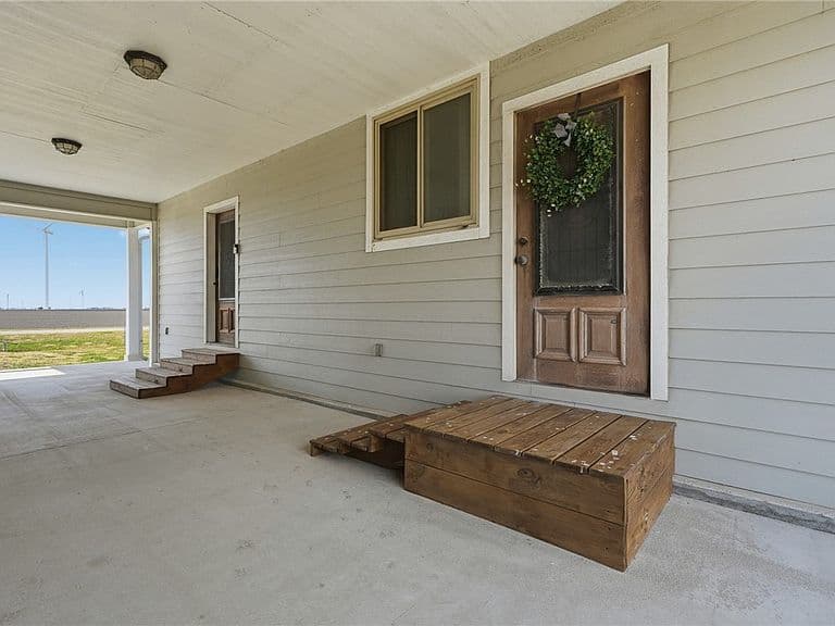Listing photo 5