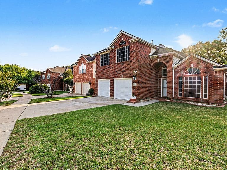 Listing photo 2