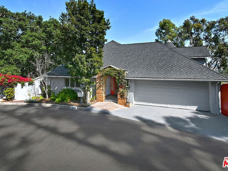 Listing photo 5