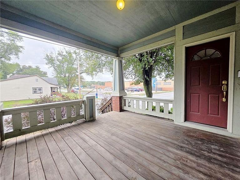 Listing photo 3