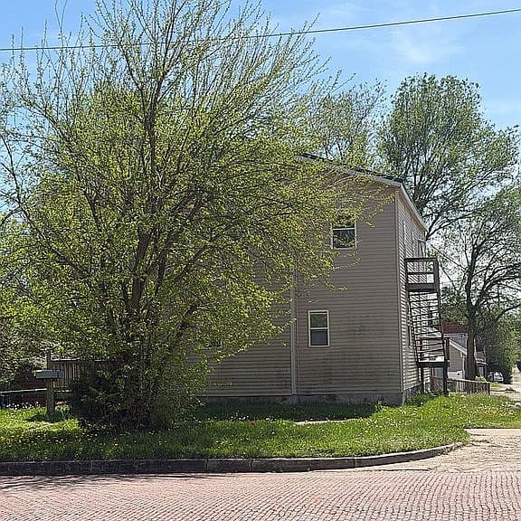 Listing photo 5