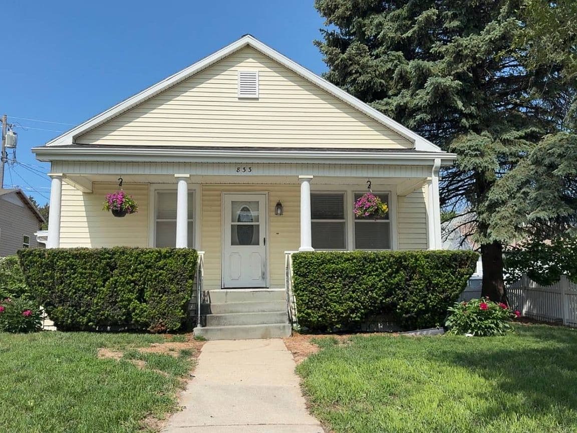 Primary listing photo