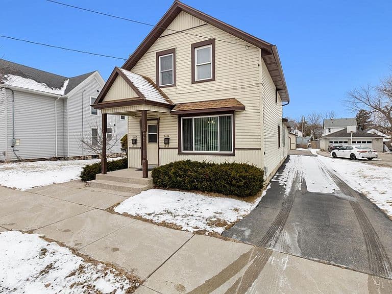 Listing photo 2