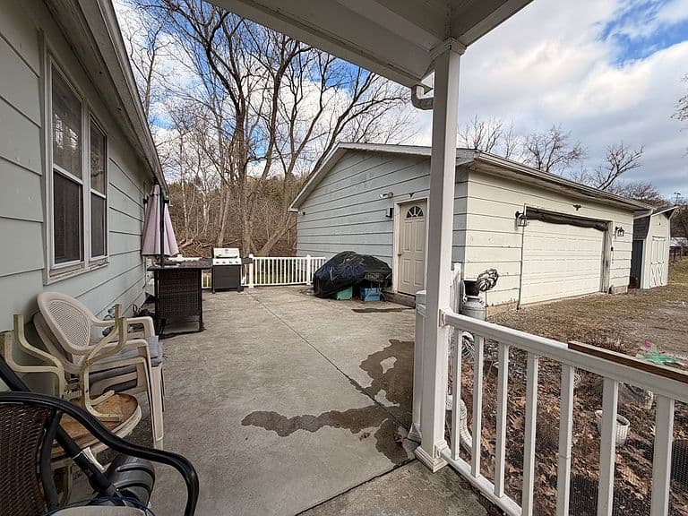 Listing photo 4