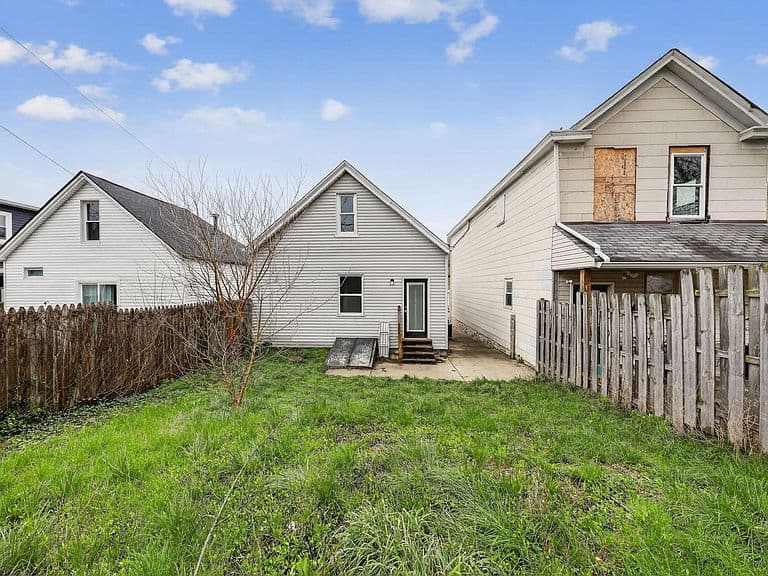 Listing photo 4