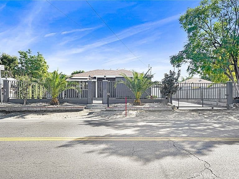 Listing photo