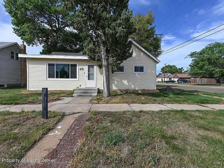 Listing photo 4