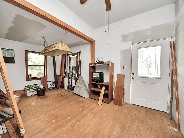 Listing photo 3