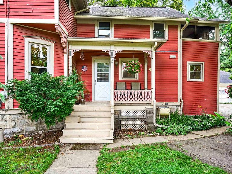 Listing photo 3