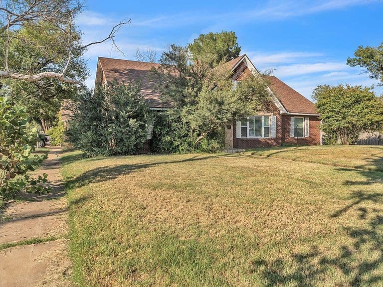 Listing photo 3