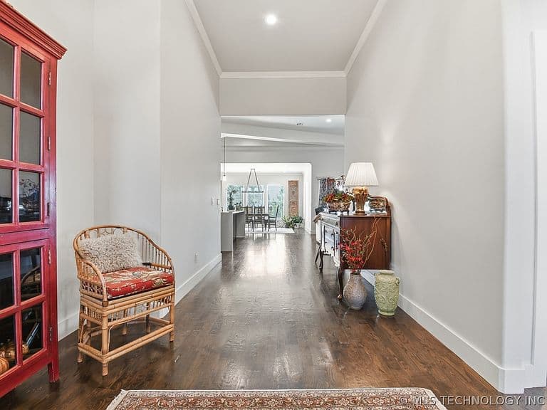 Listing photo 5