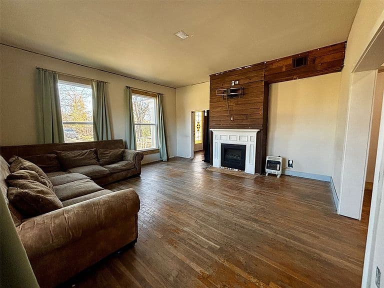 Listing photo 4